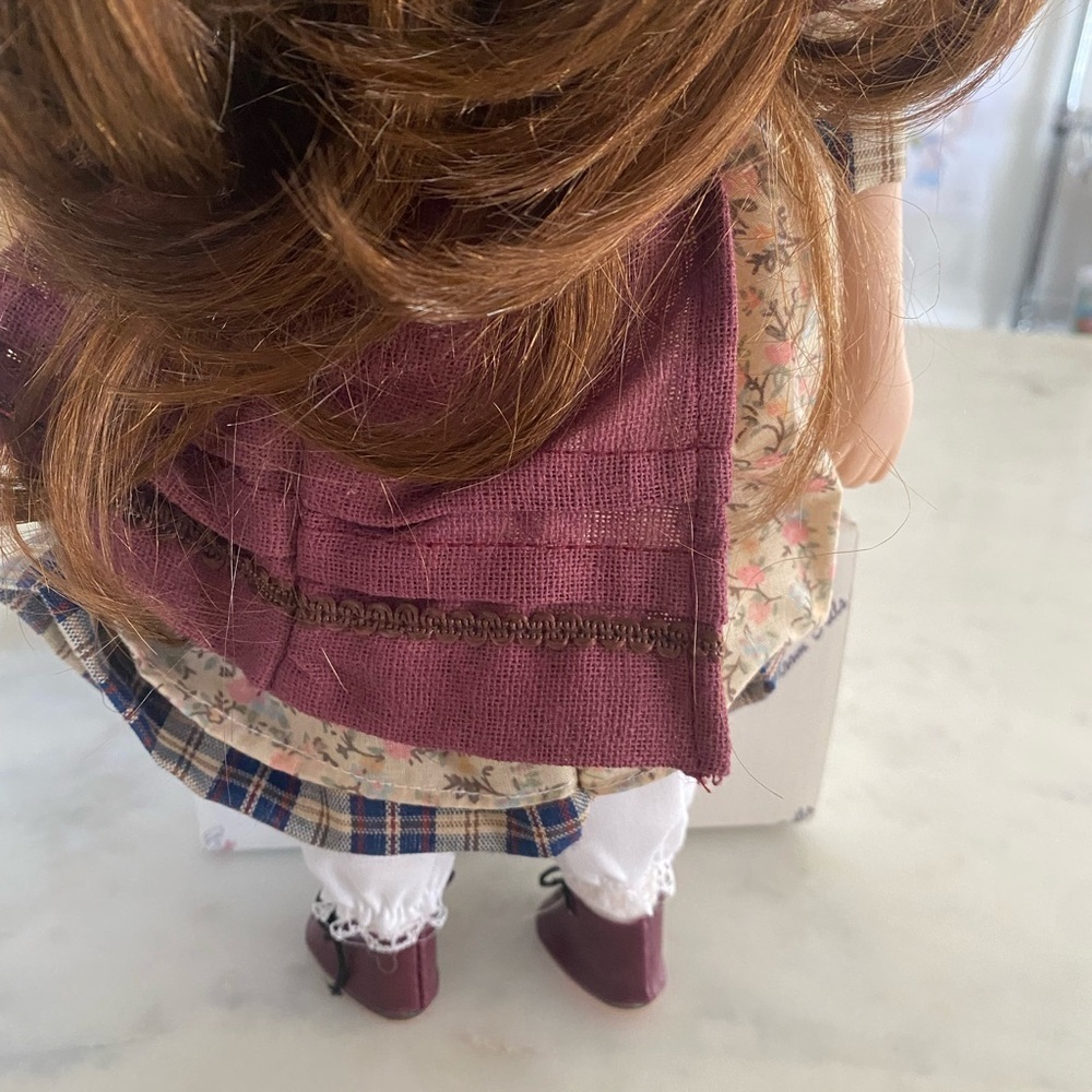 Charming Doll - Picture 5 of 8